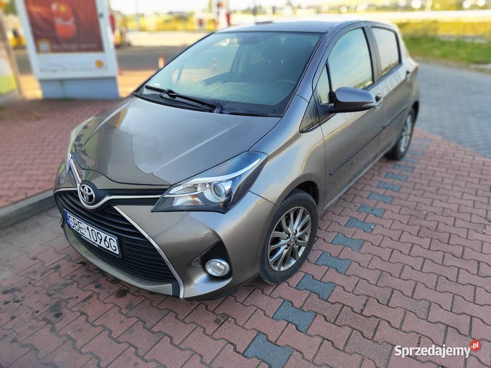 Toyota YARIS 13 benzyna 2016 Comfort lakier metallic Siewierz sprzedam
