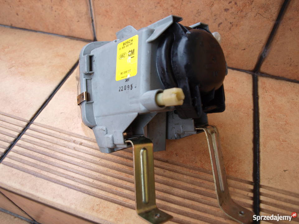Opel Astra 1 Halogen prawy 1991 1997r soczewkowy