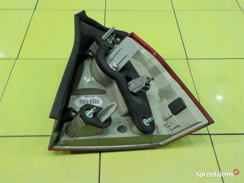 VOLVO V70 III R DESIGN 09r KOMBI lampa prawa tyl Suków