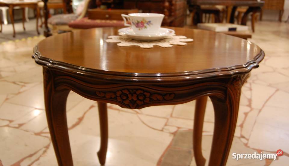 Stolik kawowy w stylu ludwikowskim