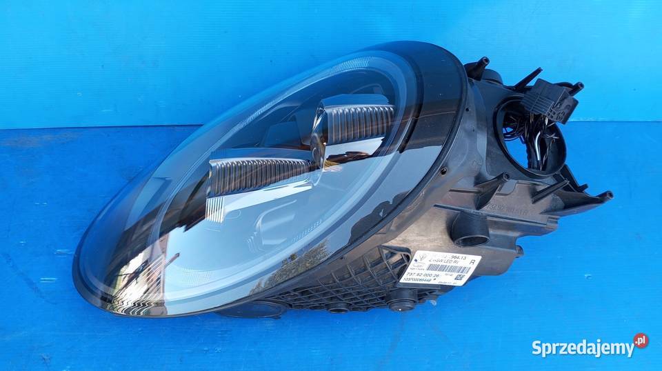 LAMPA PRAWY PRZÓD REFLEKTOR FULL LED 991631964