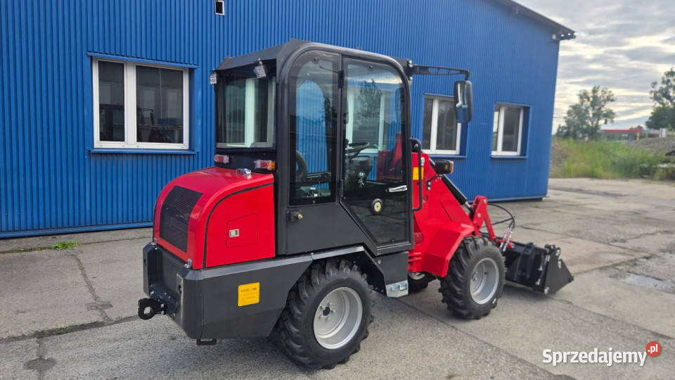 Ładowarka AT220 KUBOTA D1105 4x4 2 t udźwig 800