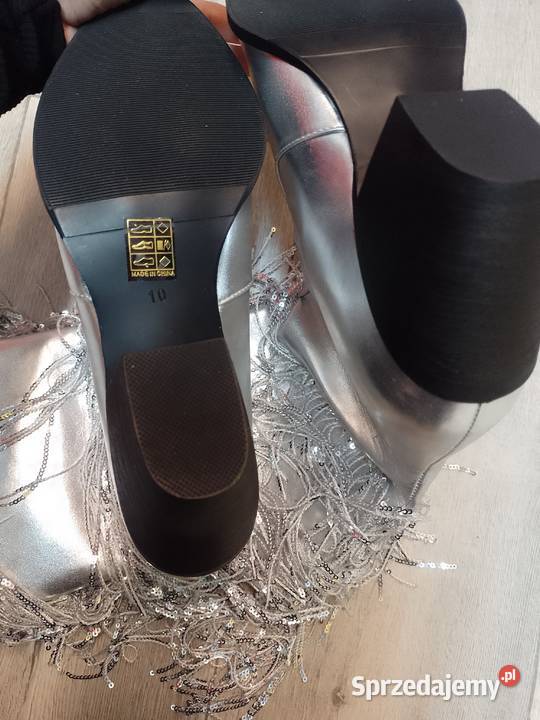 42 Srebrne bogato zdobione frędzlami Kozaki Kraków