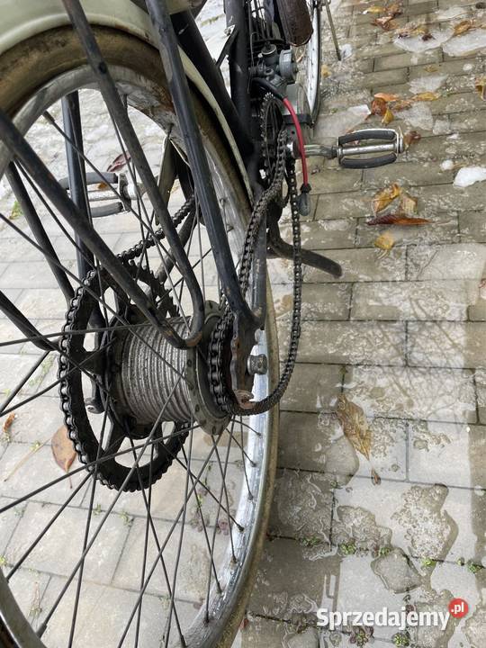 Liberia zabytkowy motorower PRL motorower Chełm