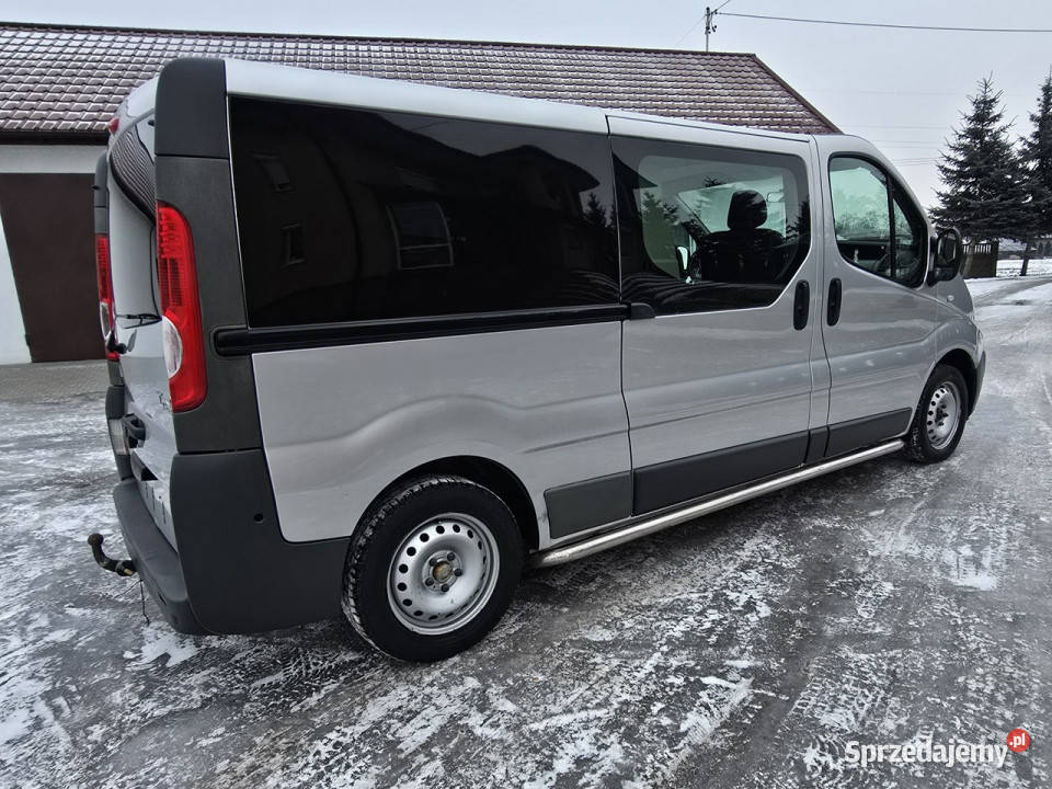 Renault Trafic 20dci 5 srebrny łódzkie Kutno sprzedam