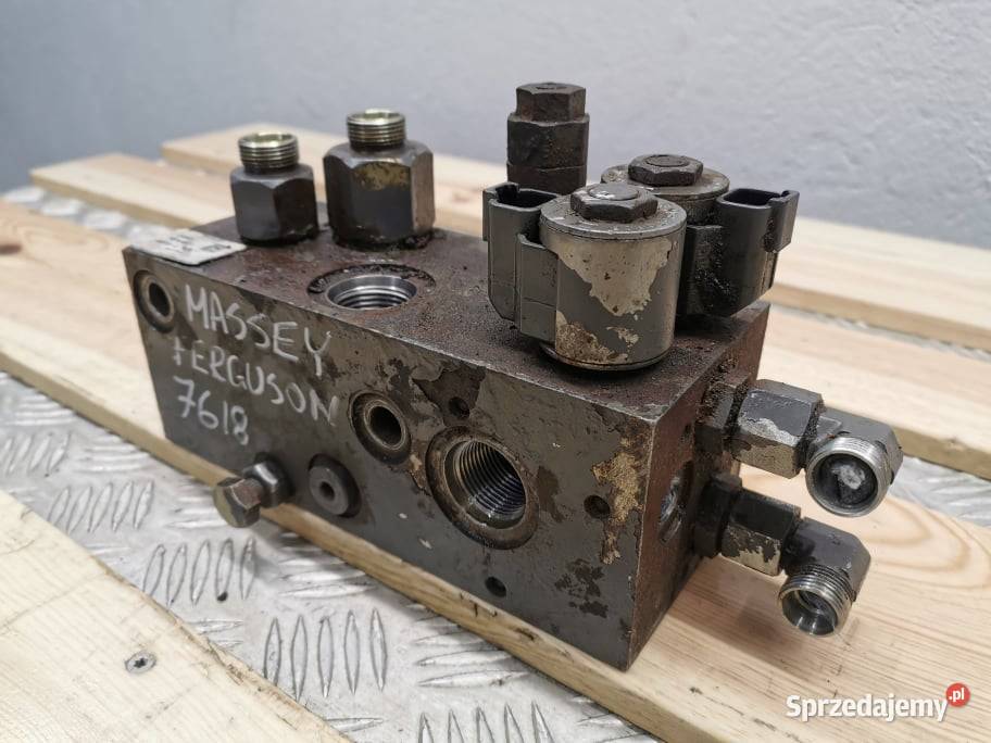 Blok sterujący osią Massey Ferguson 7618 Dana sprzedam