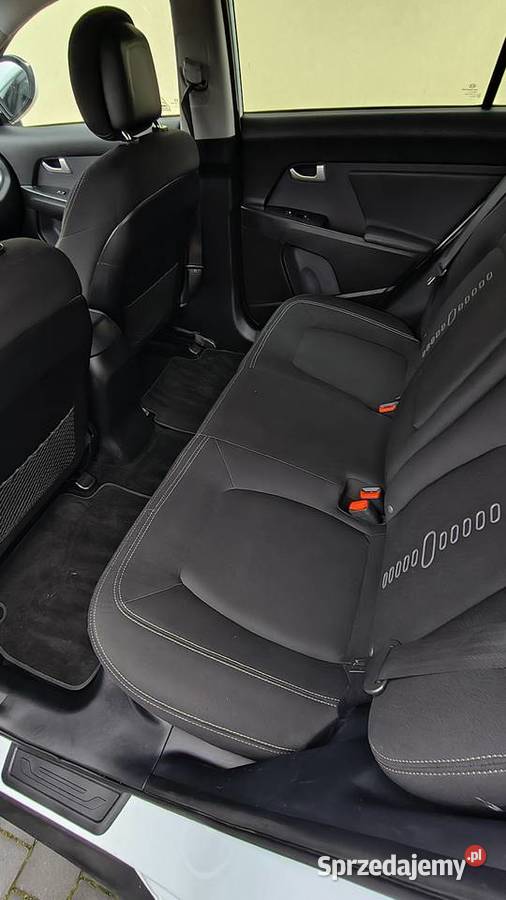 Kia SPORTAGE 20 CRDi BOGATA WERSJA WYPOSAŻENIA garażowany Morawica