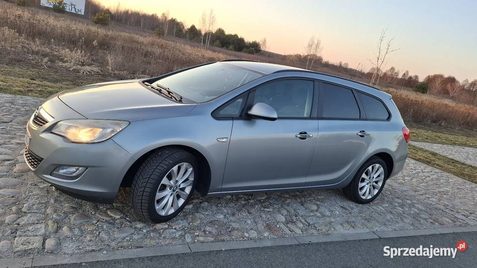 Opel Astra J Sports Tourer nieuszkodzony Astra