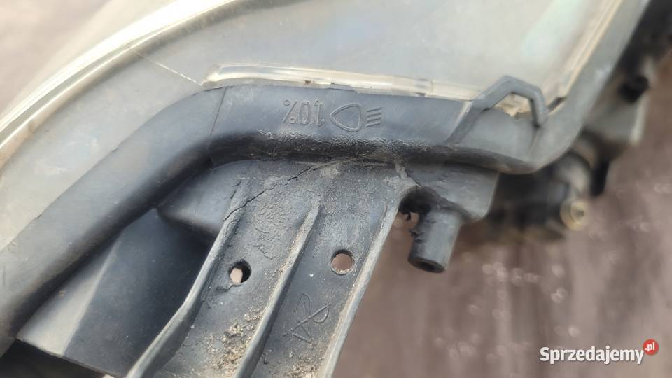TOYOTA YARIS III LIFT 13 LAMPA LEWA PRZÓD Ruda Śląska
