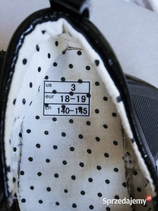 Baleriny czarne lakierek HM 1819