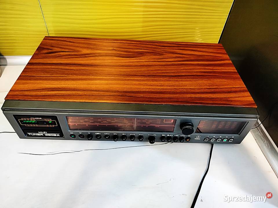 Tesla 3606A to stacjonarny stereofoniczny