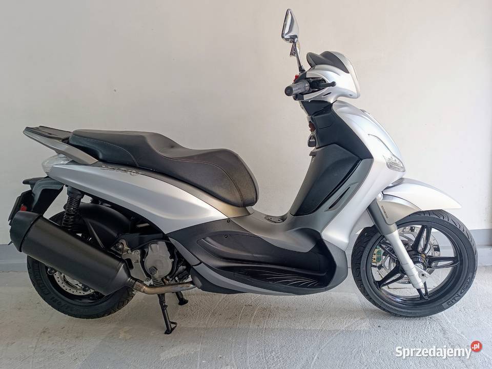 Piaggio Beverly 350 300 Sport Touring ABS ASR na 350cm3 Dukla