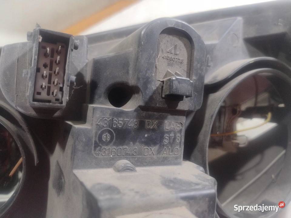 LAMPA PRAWA PRZEDNIA PRZÓD PEUGEOT 307 LIFT