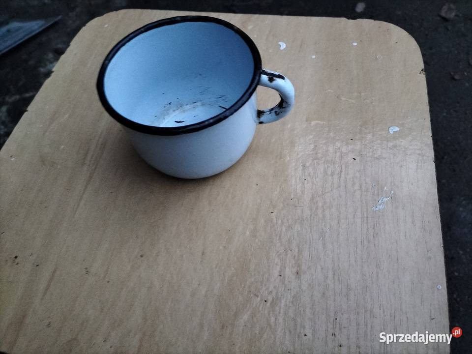 KUBEK EMALIOWANY METALOWY PRL ŻELAZNY OKAZJA