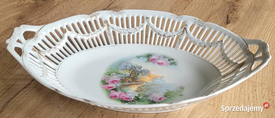 Zabytkowa ażurowa patera z uszami w secesyjnym Kraków