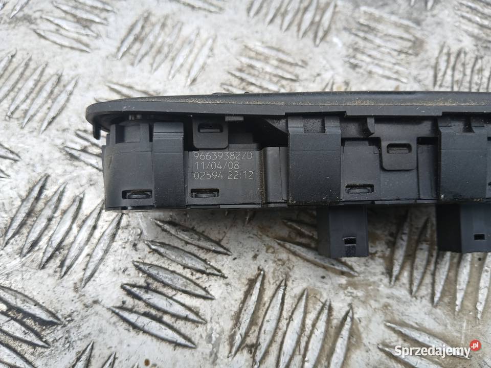 Panel Przełącznik szyb lewy przód 96639382ZD małopolskie Radłów