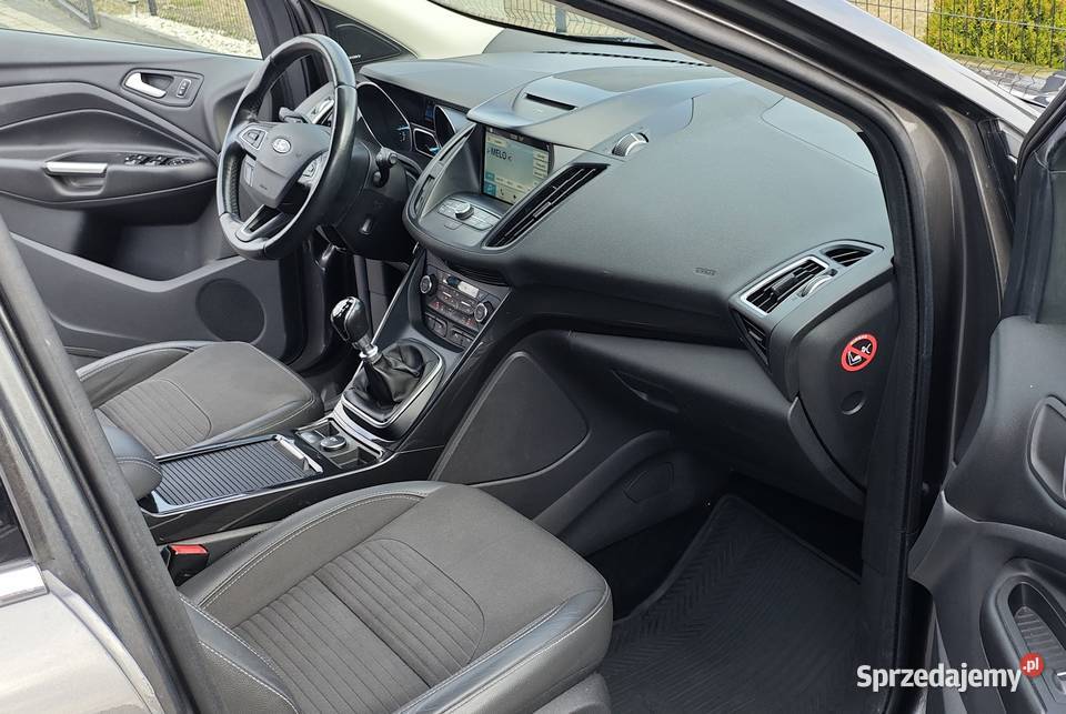 Ford Kuga Titanium 15 Benzyna bogate wyposażenie Wola