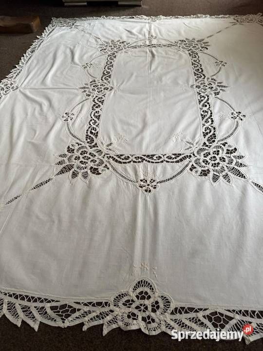 obrus haftowany z koronkami rękodzieło Zabrze sprzedam