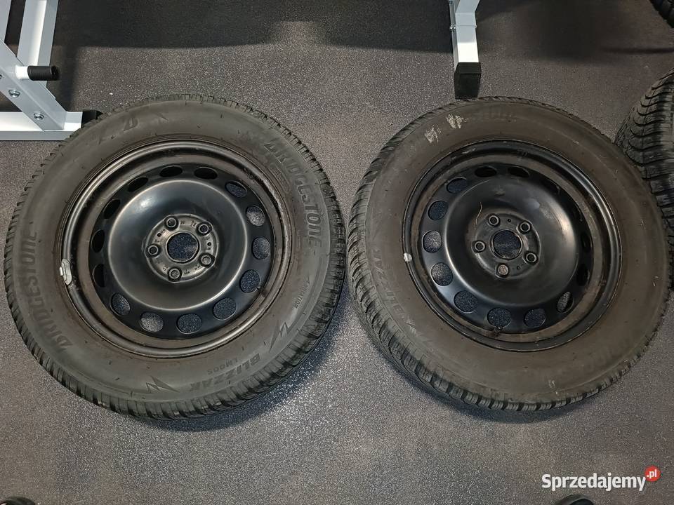Sprzedam dwa komplety kół na oponach letnich i Osowiec sprzedam
