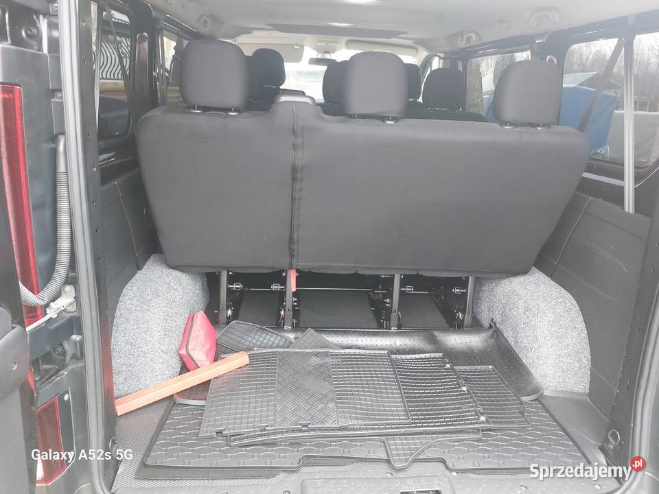 Sprzedam busa 9 osobowego Stan idealny Rok produkcji 2018 Vivaro Bodzentyn