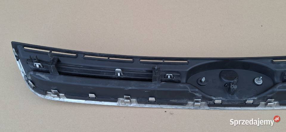 FORD KUGA MK2 ESCAPE GRILL ATRAPA CHŁODNICY Bieleń sprzedam