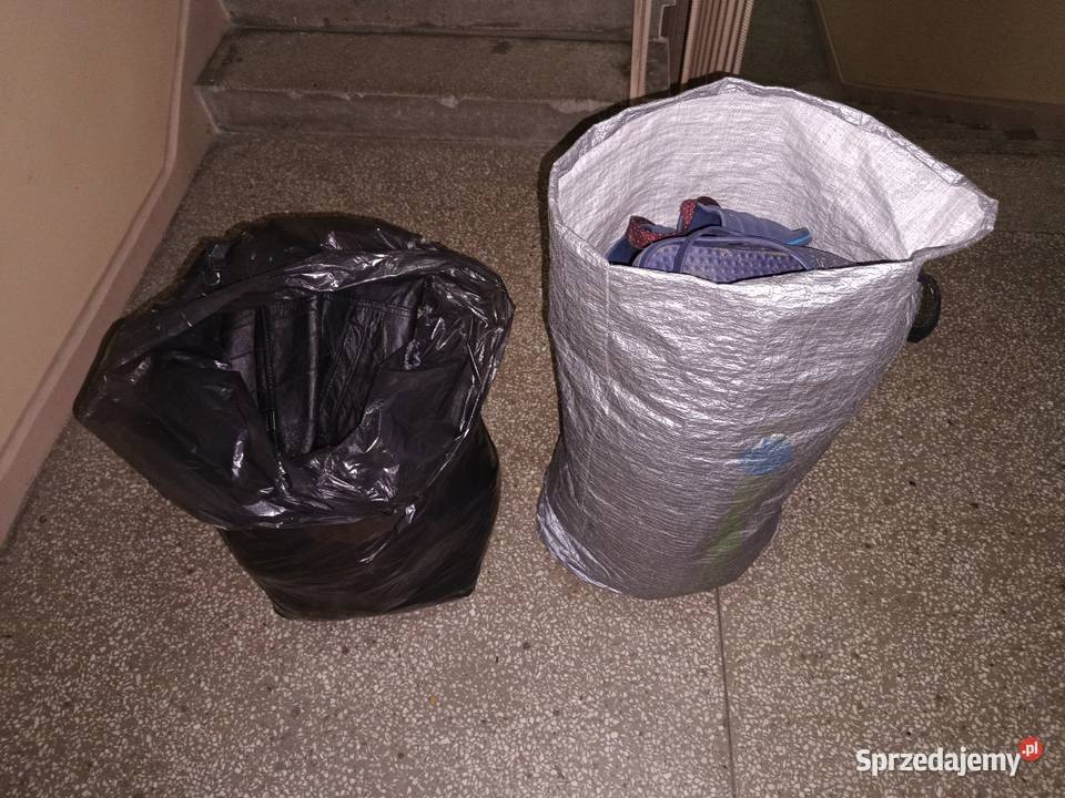 Trzy paki ubrań