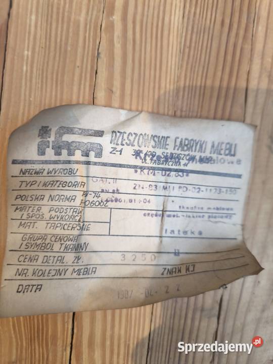 Krzesło ze stelażem metalowym z dawnych lat Radomsko