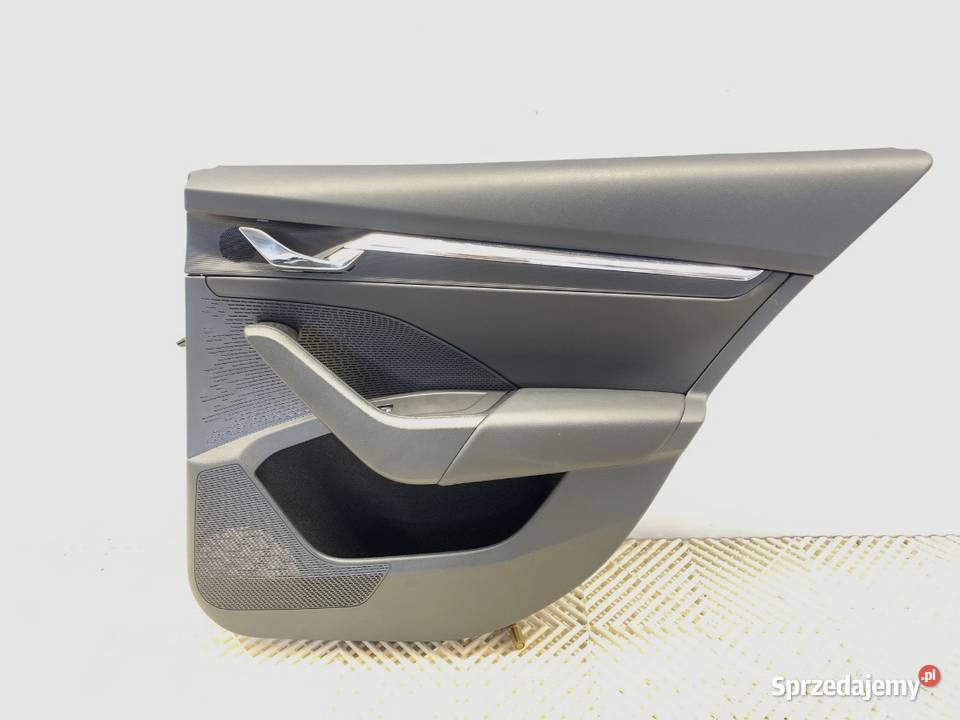 BOCZEK DRZWI PRAWY TYŁ SKODA OCTAVIA IV Kombi osobowe