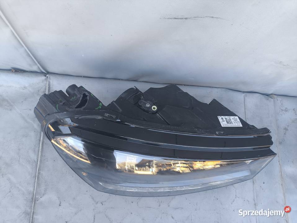 SKODA FABIA IV 4 LAMPA PRAWA PRZEDNIA REFLEKTOR