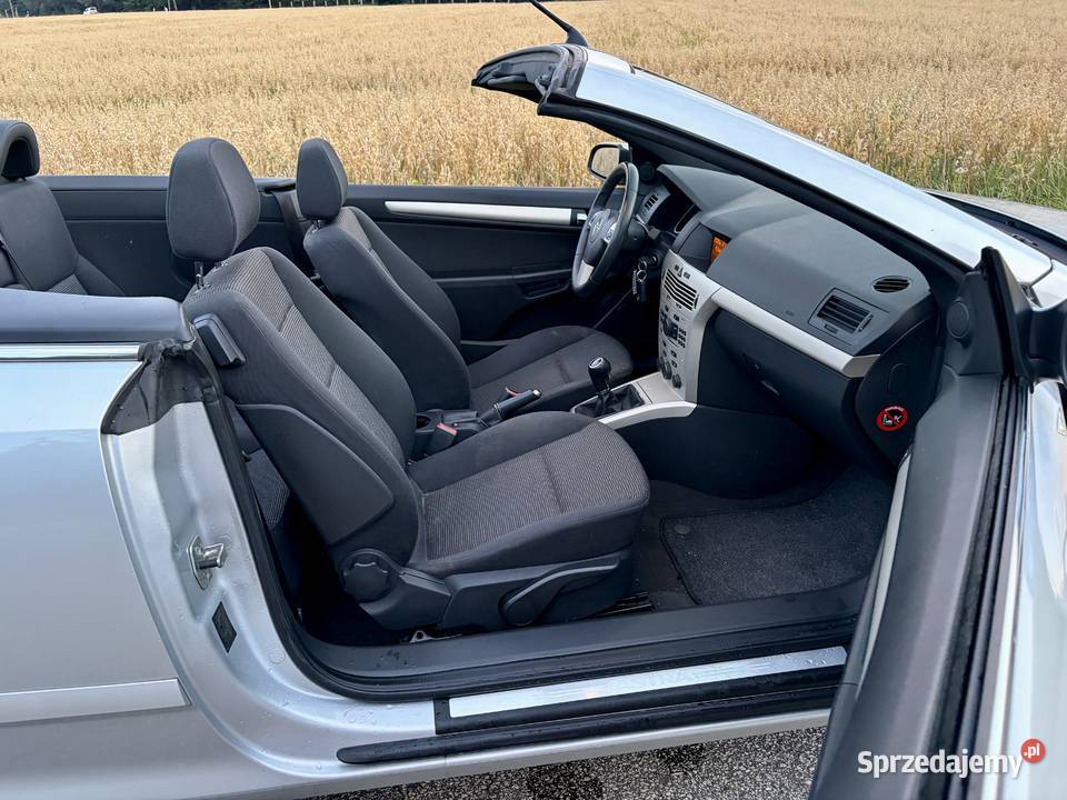 Opel Astra CC CoupCabrio 103 przebieg 2/3