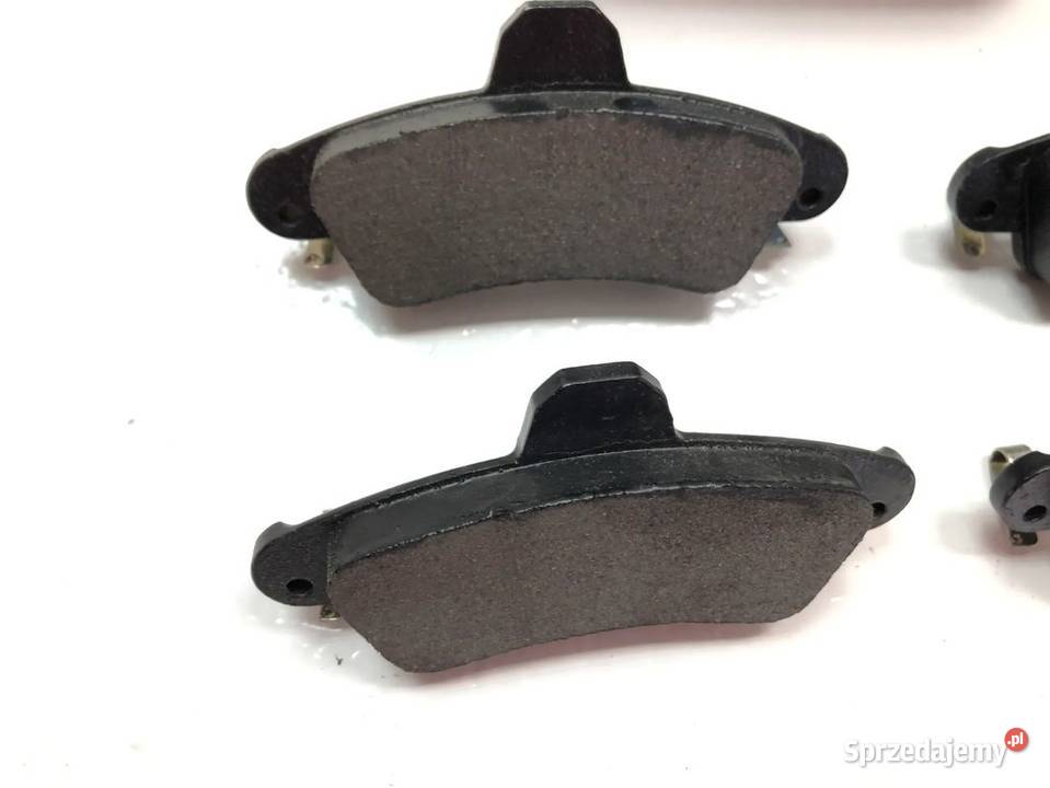FORD MONDEO MK2 16 18 20 25 19962000 KLOCKI osobowe Pozostałe