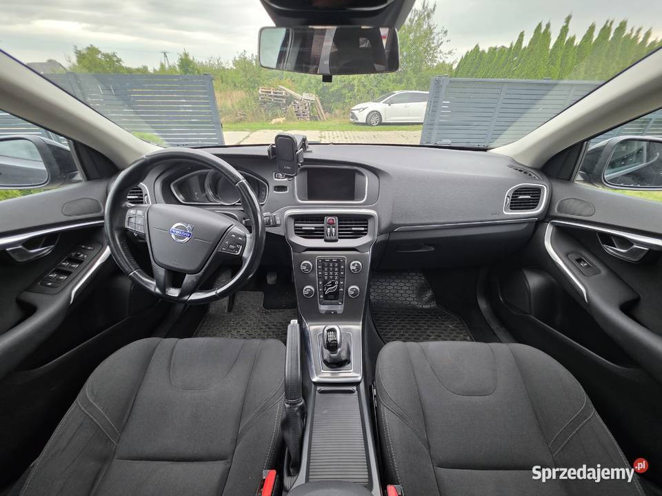 Volvo V40 RDesign D4 Panoramadach Hak Rok produkcji 2014 V40