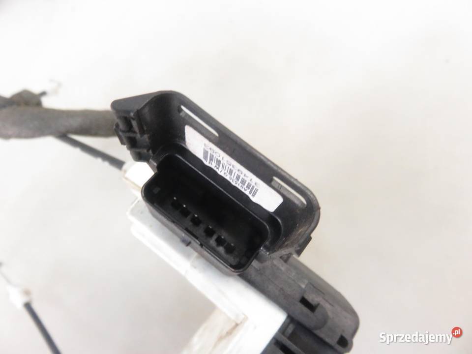 ZAMEK PRAWY PRZEDNI PEUGEOT PARTNER II 828405