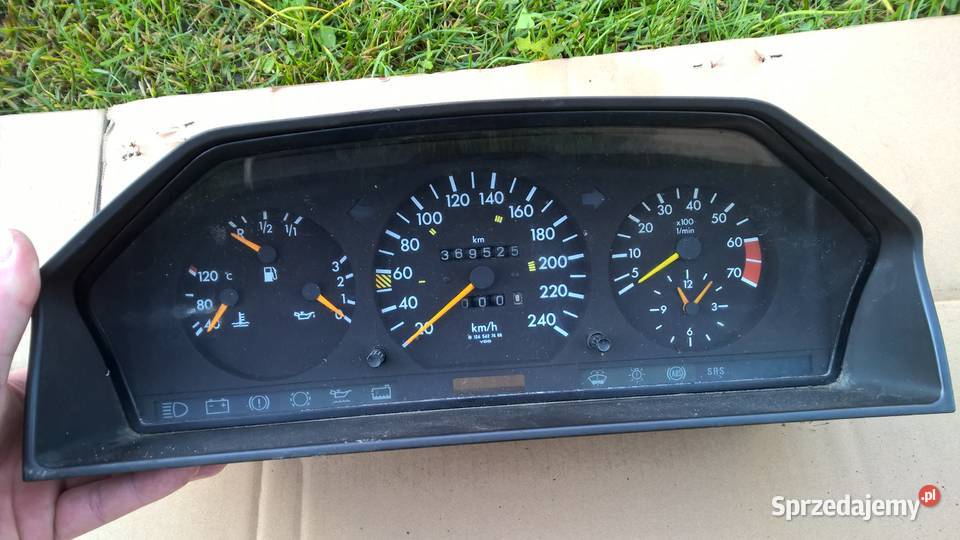 Licznik zegary Mercedes w124 22b m111 Części samochodowe sprzedam