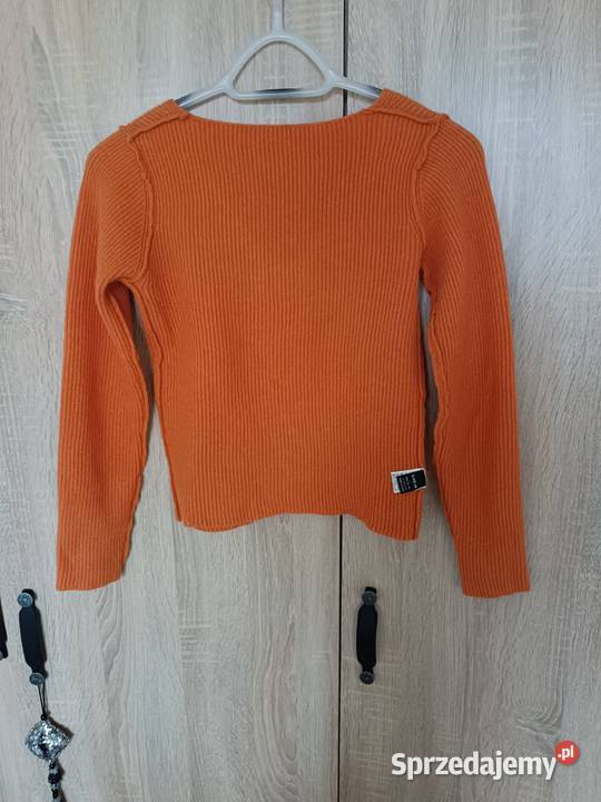 Pomarańczowy dopasowany krótki sweter rozmiar SM sprzedam