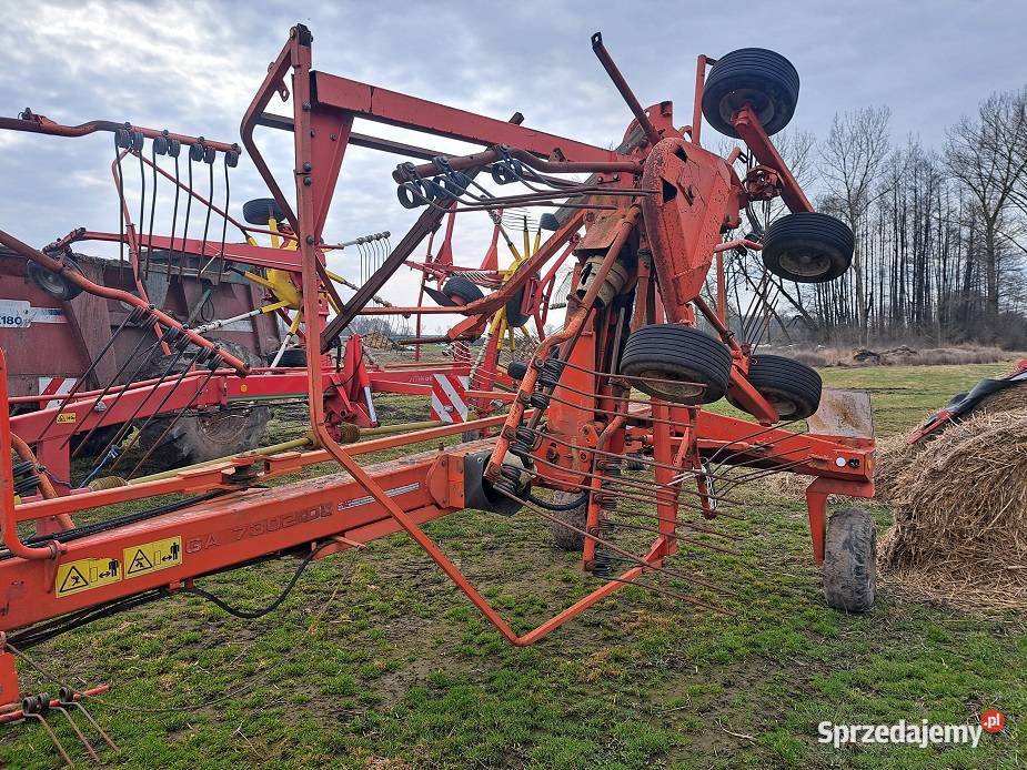 zgrabiarka KUHN 7302 2003