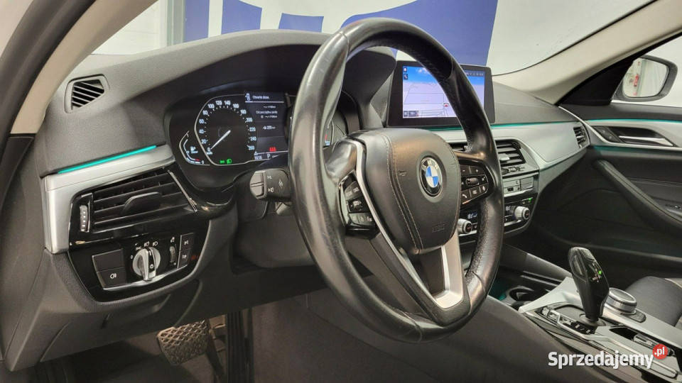 BMW 518 d mHEV aut G30 2017 gniazdo AUX