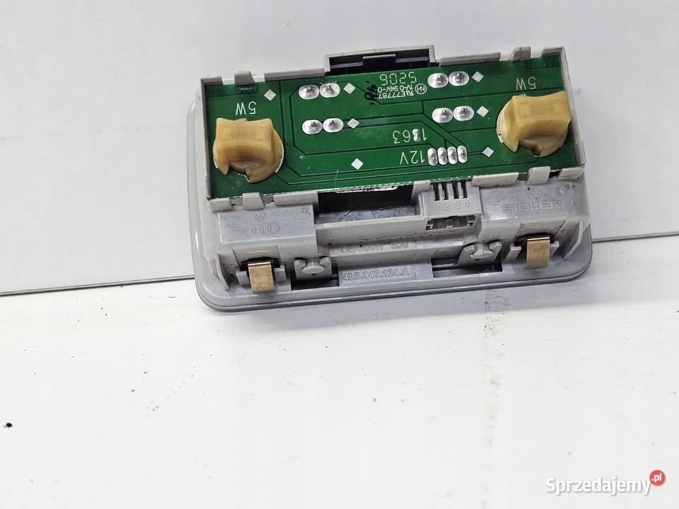 OŚWIETLENIE KABINY AUDI A6 C6 KOMBI 4L0947124A sprzedam