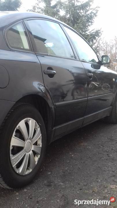 VW Passat B5 16 benzyna4900 OC 110517r PT światła przeciwmgielne