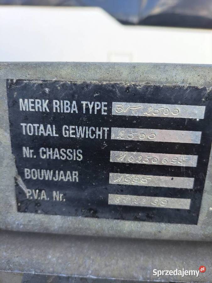 Przyczepa podłodziowa Riba BVT 2500 z łodzią Rok produkcji 1995 zachodniopomorskie Niwka