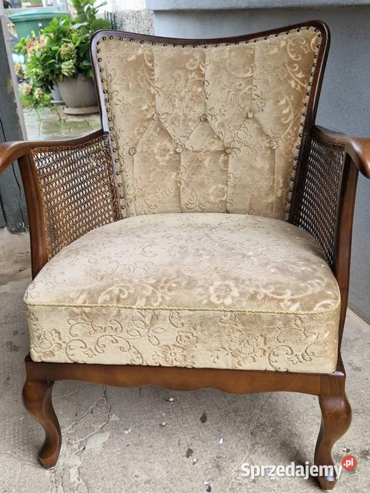 Fotel z podnóżkiem Lubań