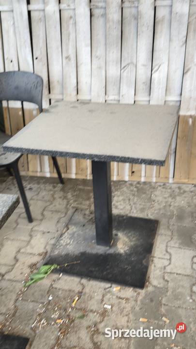 Stoły kamienne plus krzesła plastikowe Kostrzyn
