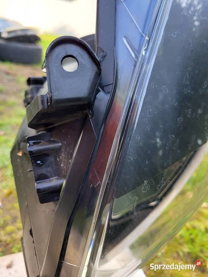 Toyota Yaris III Lampa przód prawa WYSYŁKA Pobiedziska