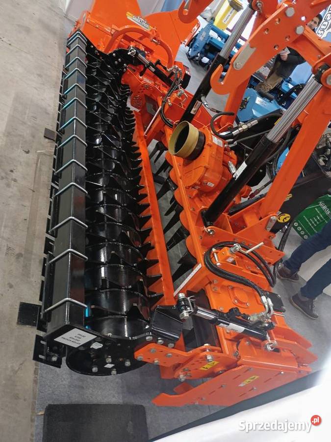 Brony wirnikowe Kosiarki bijakowe glebogryzarki Wzdół Rządowy