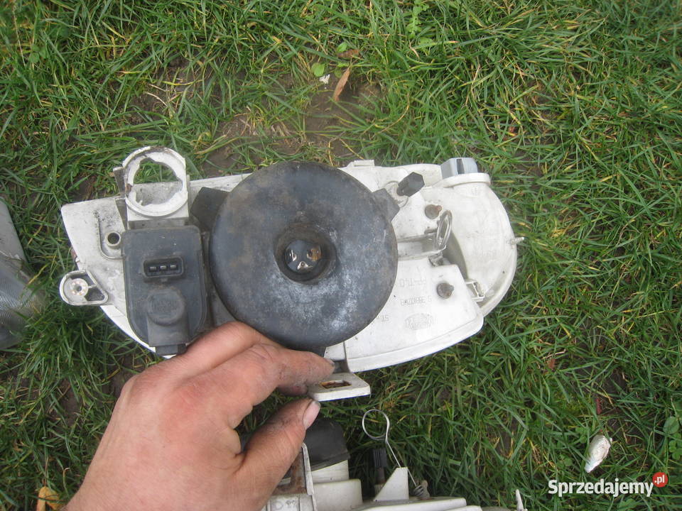 Lampa przednia reflektor Fiat Seicento 600 biały Motoryzacja