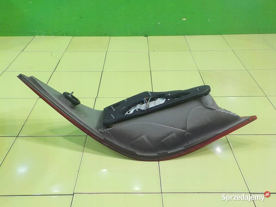 MERCEDES CLS W219 30 CDI 07r 5D lampa prawa tyl sprzedam