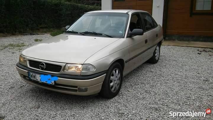 GARAŻOWANY Opel Astra F 16 benz KLIMATYZACJA centralny zamek Ząbki
