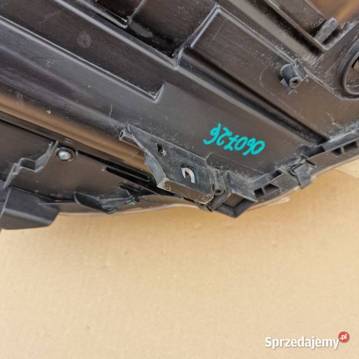 MERCEDES BKLASA W246 REFLEKTOR LAMPA BIXENON osobowe lubuskie Bieleń sprzedam