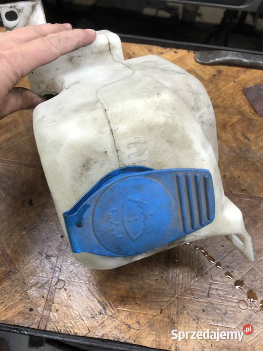 ZBIORNIK PŁYNU SPRYSKIWACZY POMPKA CZUJNIK VW Zbiorniki płynu do spryskiwaczy Kozy