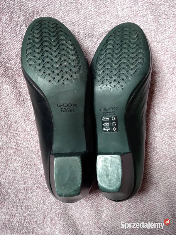 Buty półbuty czółenka damskie GEOX czarne 23.5cm Czółenka Kielce sprzedam